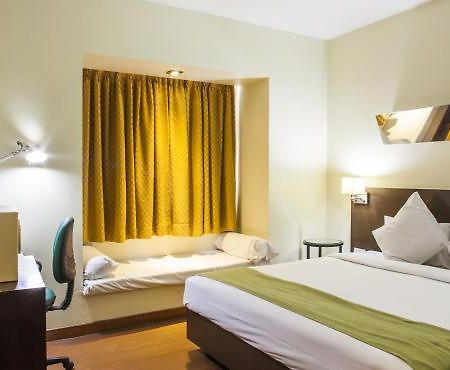 Sandhya Hotel Hyderabad Ngoại thất bức ảnh