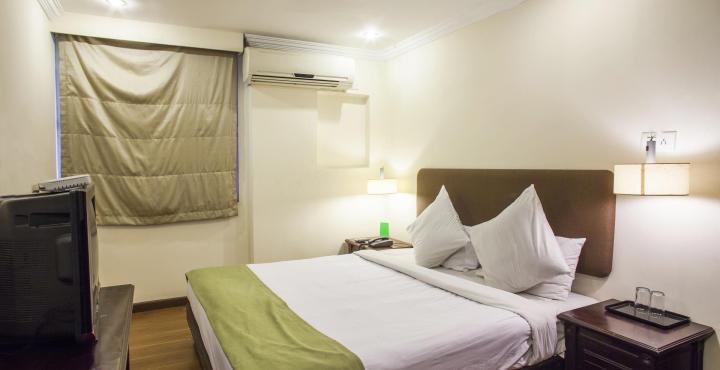 Sandhya Hotel Hyderabad Ngoại thất bức ảnh